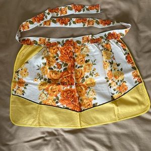 Vintage cotton apron - very cute!